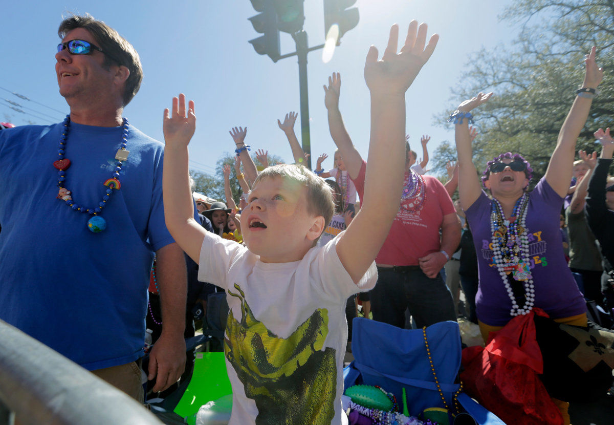 Krewe of Iris 2017 rolls in New Orleans: See Mardi Gras parade photos